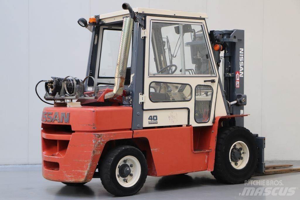 Nissan BF03A35U Газові навантажувачі