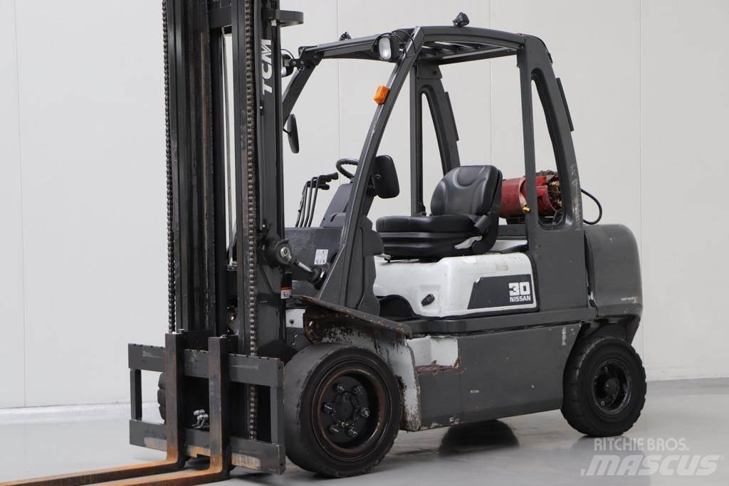 Nissan UG1D2A30LQ Газові навантажувачі