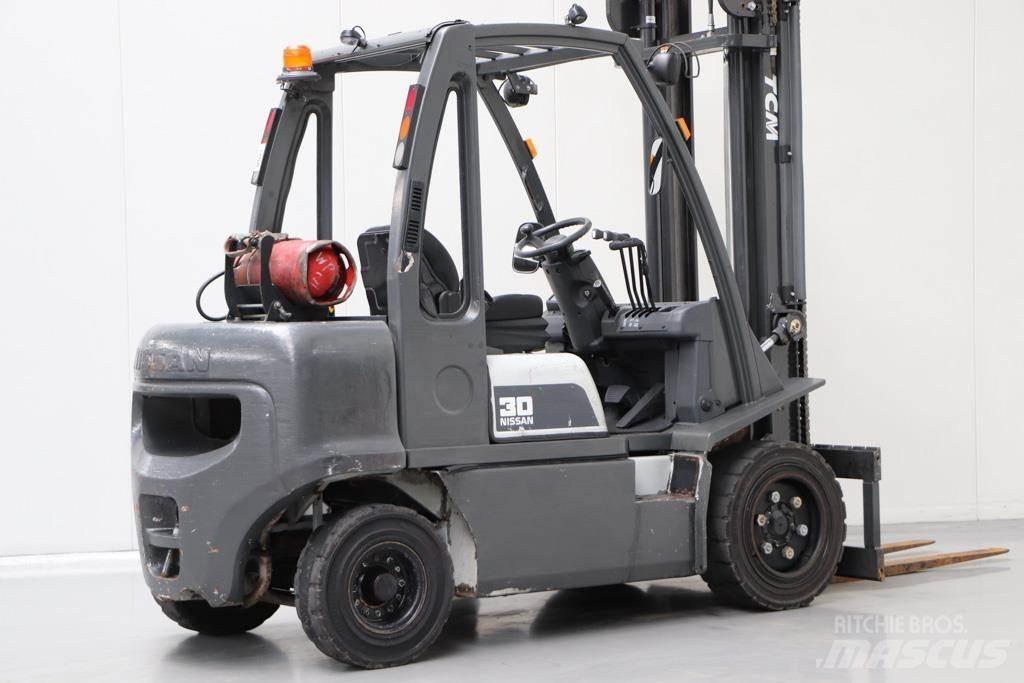 Nissan UG1D2A30LQ Газові навантажувачі