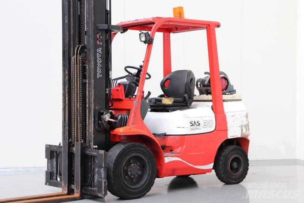 Toyota 02-7FGF30 Газові навантажувачі