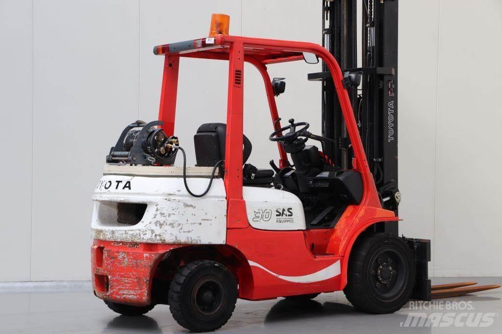 Toyota 02-7FGF30 Газові навантажувачі
