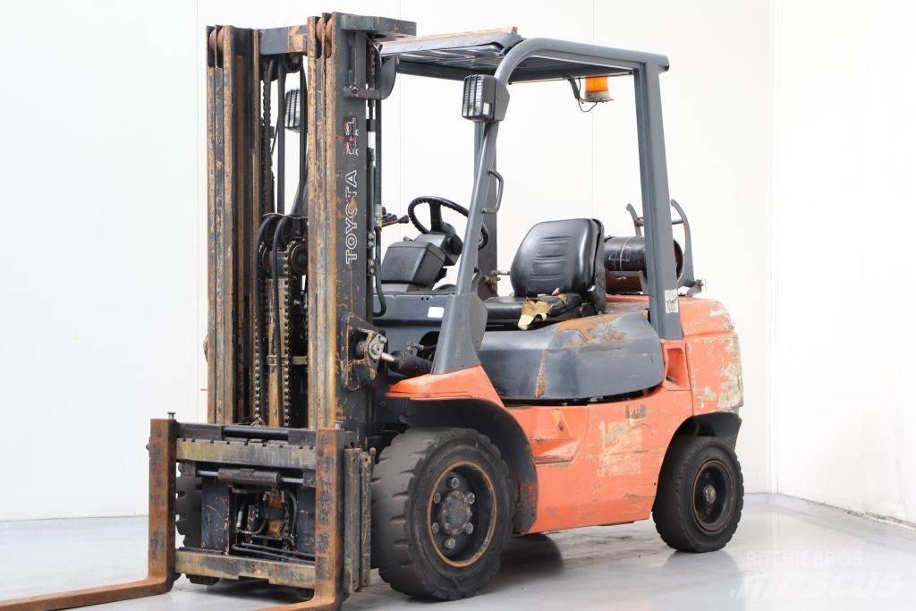 Toyota 02-7FGF30 Газові навантажувачі