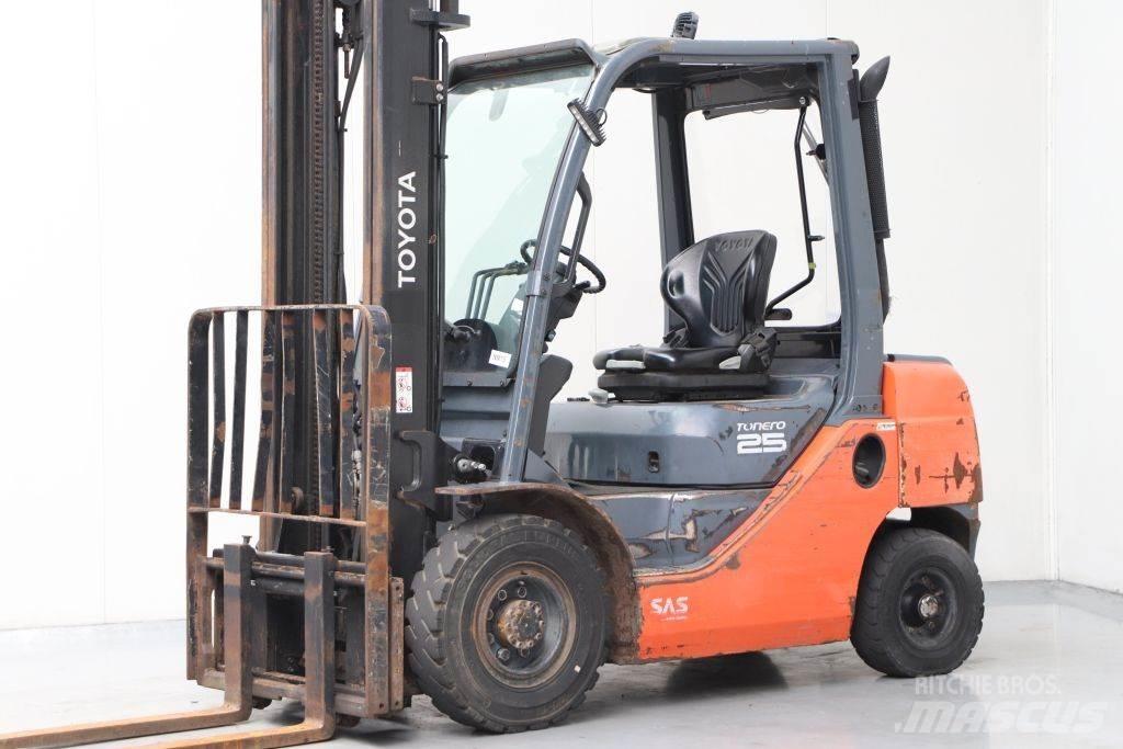 Toyota 02-8FDF25 Дизельні навантажувачі