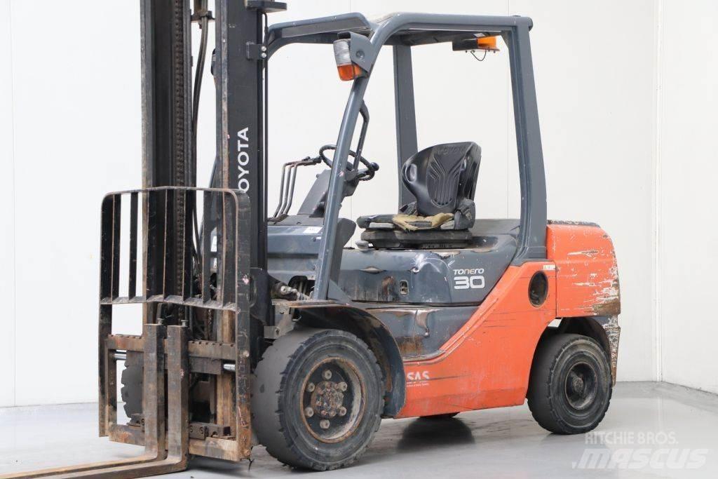 Toyota 02-8FDF30 Дизельні навантажувачі