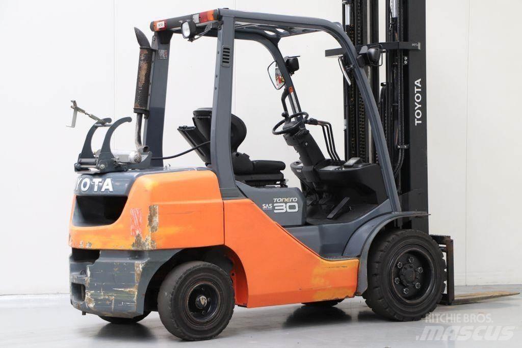 Toyota 02-8FGF30 Газові навантажувачі