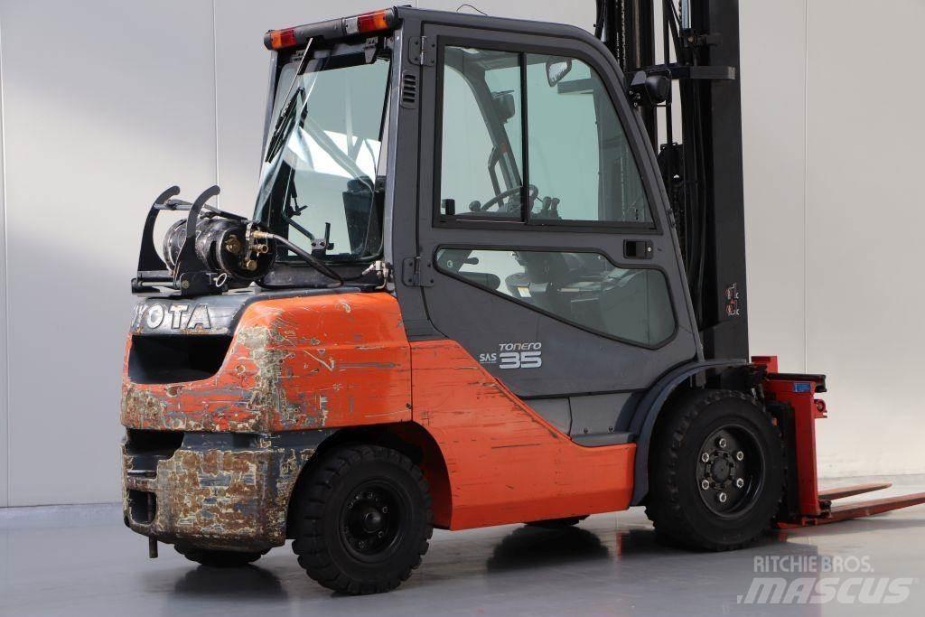 Toyota 02-8FGJF35 Газові навантажувачі