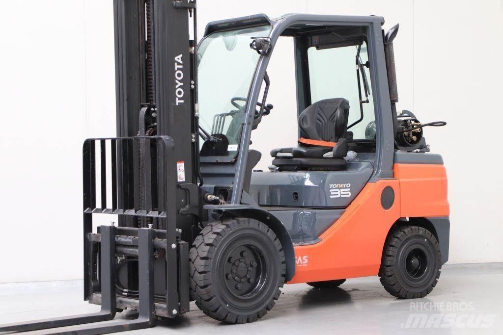 Toyota 02-8FGJF35 Газові навантажувачі