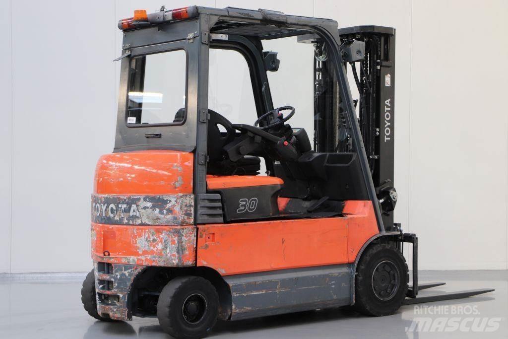 Toyota 7FBMF30 Електронавантажувачі