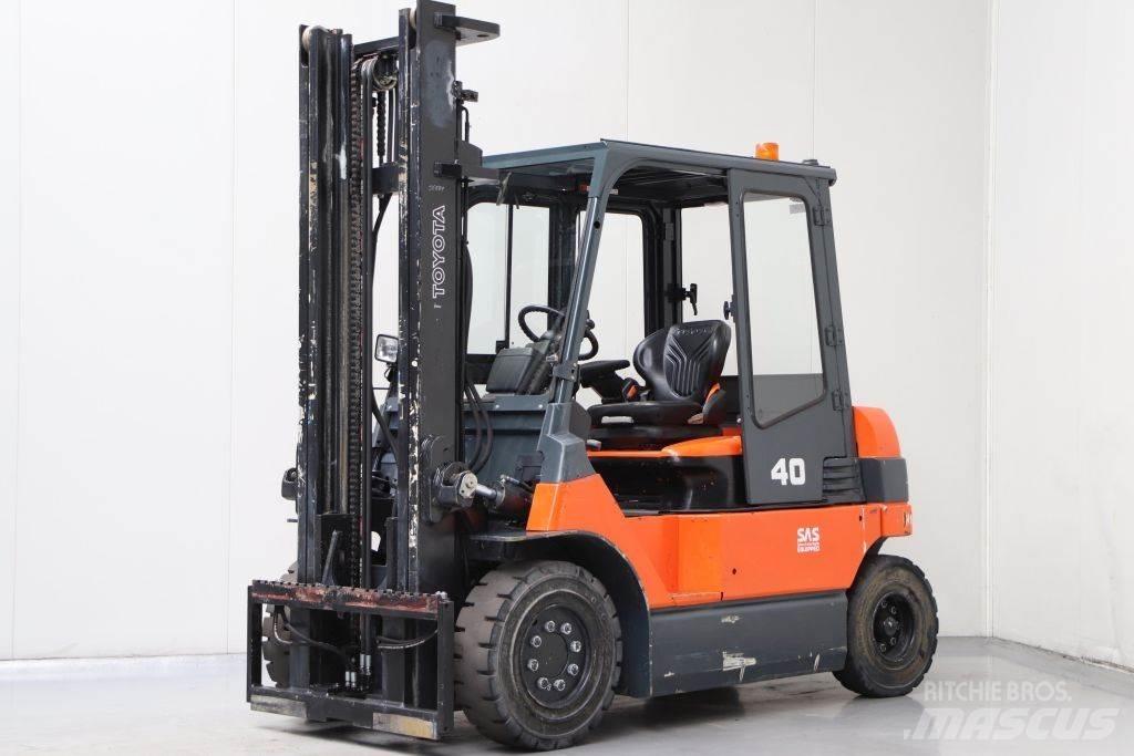 Toyota 7FBMF40 Електронавантажувачі