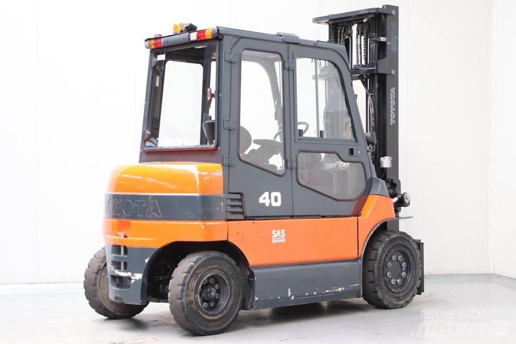 Toyota 7FBMF40 Електронавантажувачі