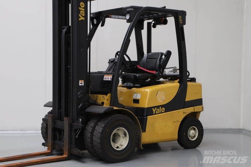 Yale GLP25VX Газові навантажувачі