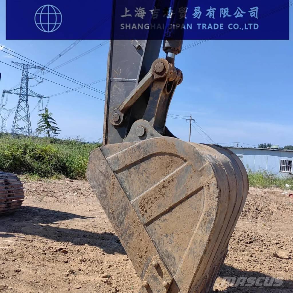 Volvo EC 220 Гусеничні екскаватори