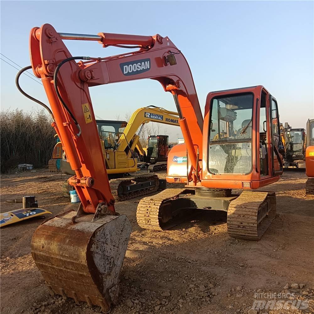Doosan DH 70 Гусеничні екскаватори