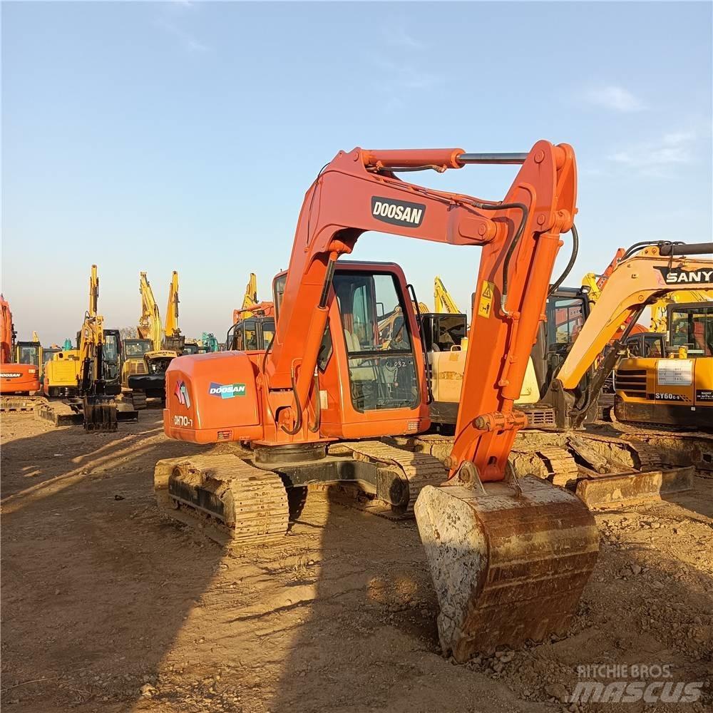 Doosan DH 70 Гусеничні екскаватори