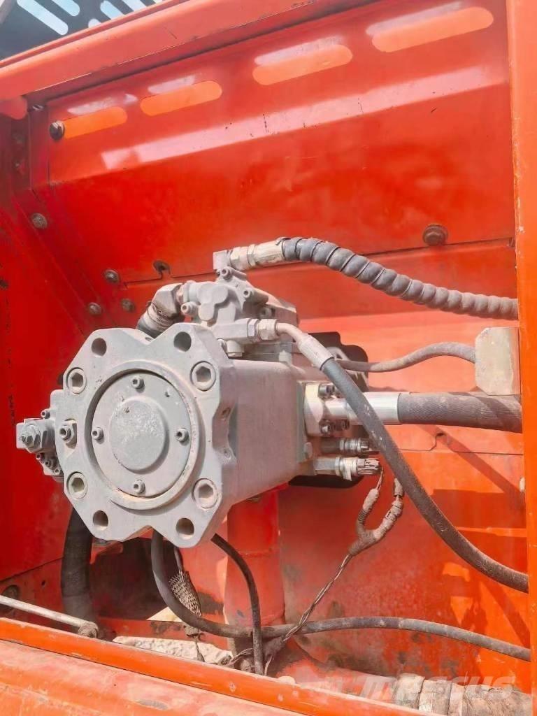 Doosan DX 260 Гусеничні екскаватори