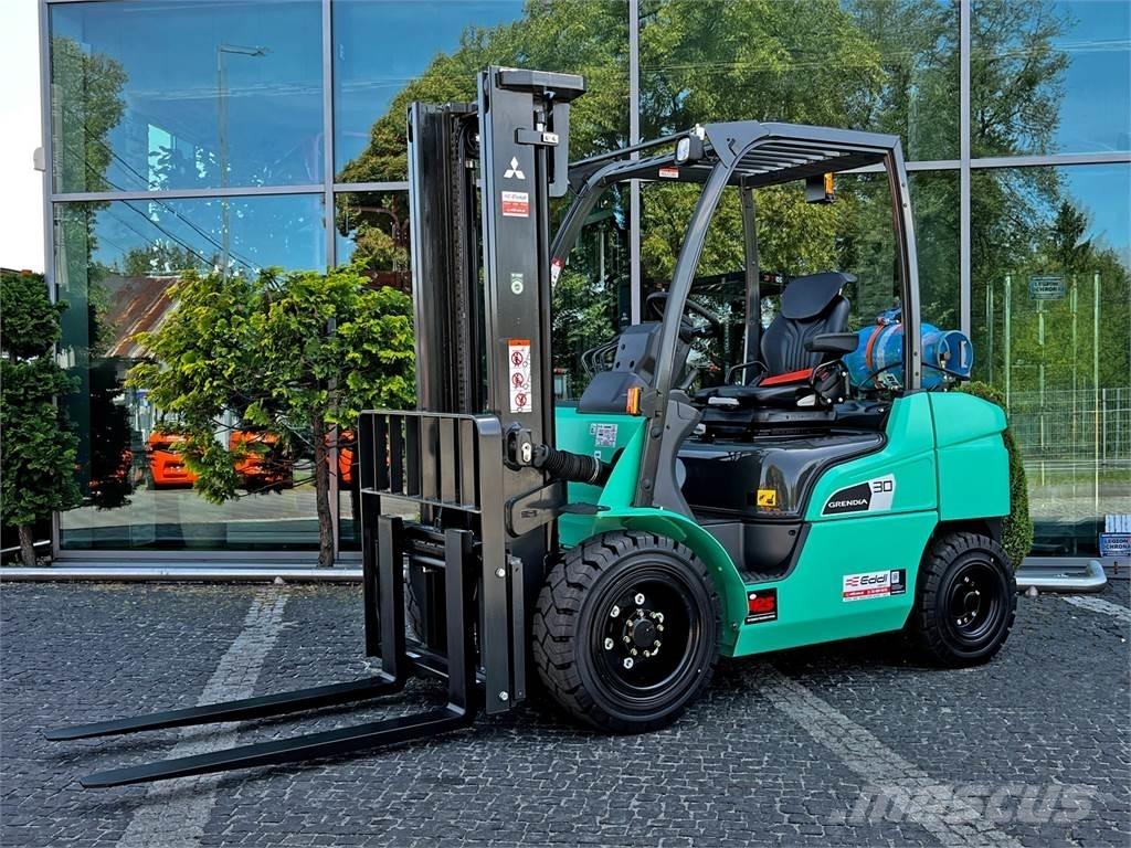 Mitsubishi FG30N Газові навантажувачі