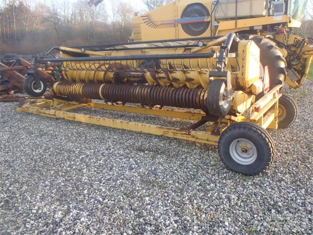 New Holland 366 Трактори