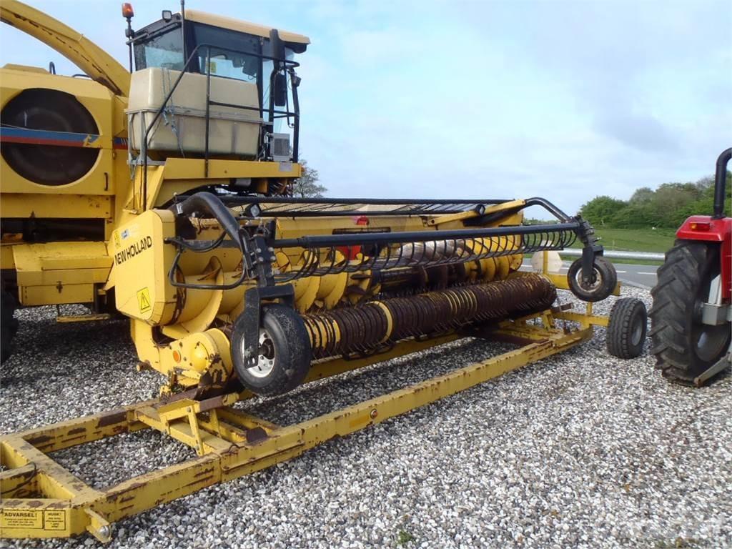 New Holland 366 Трактори