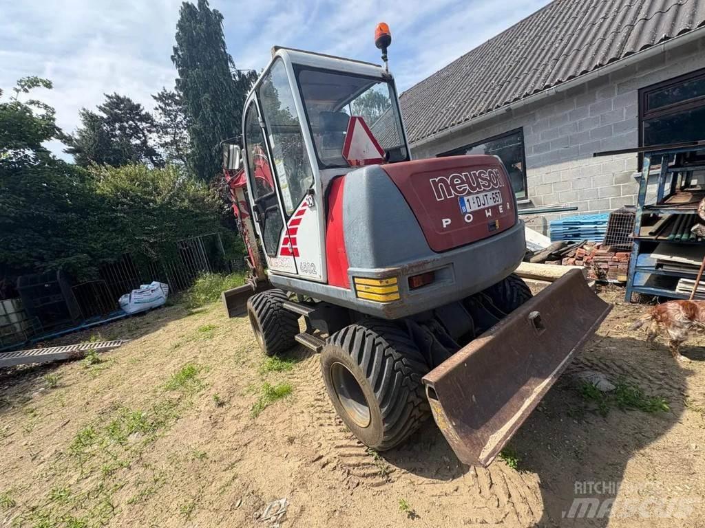 Neuson 6502WD Колісні екскаватори