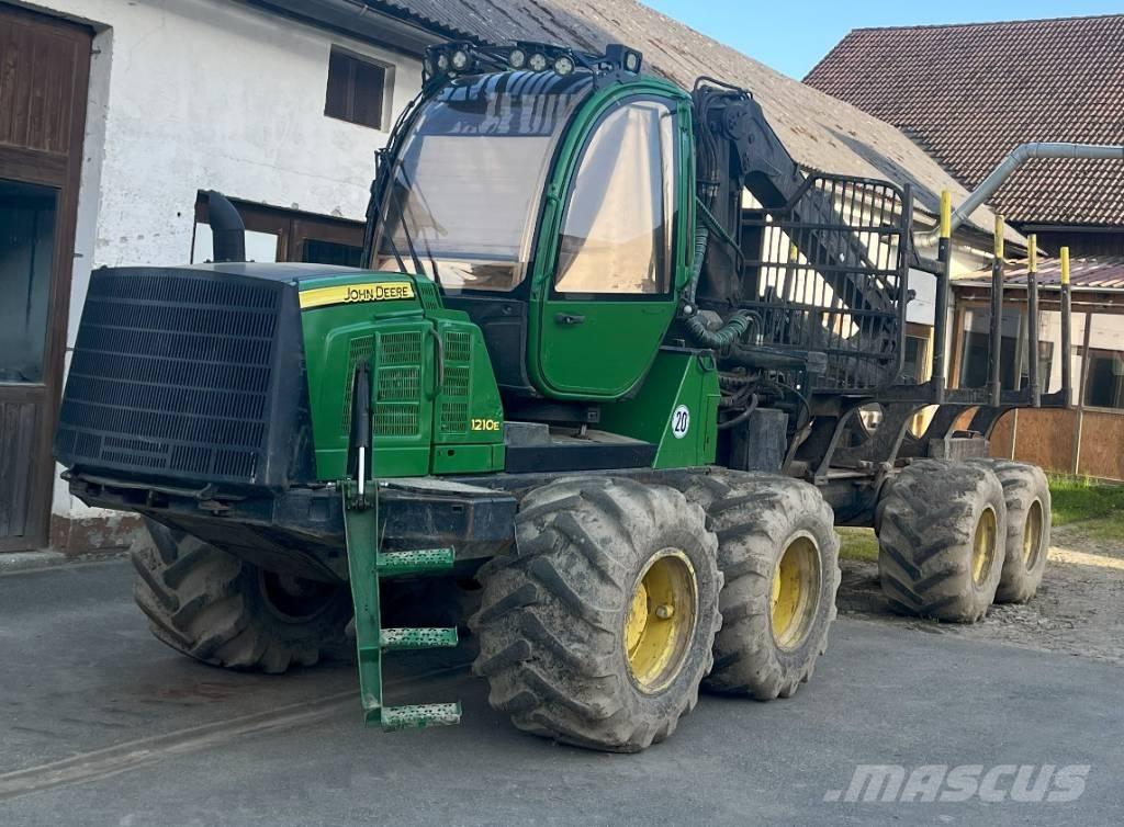 John Deere 1210E Форвардери
