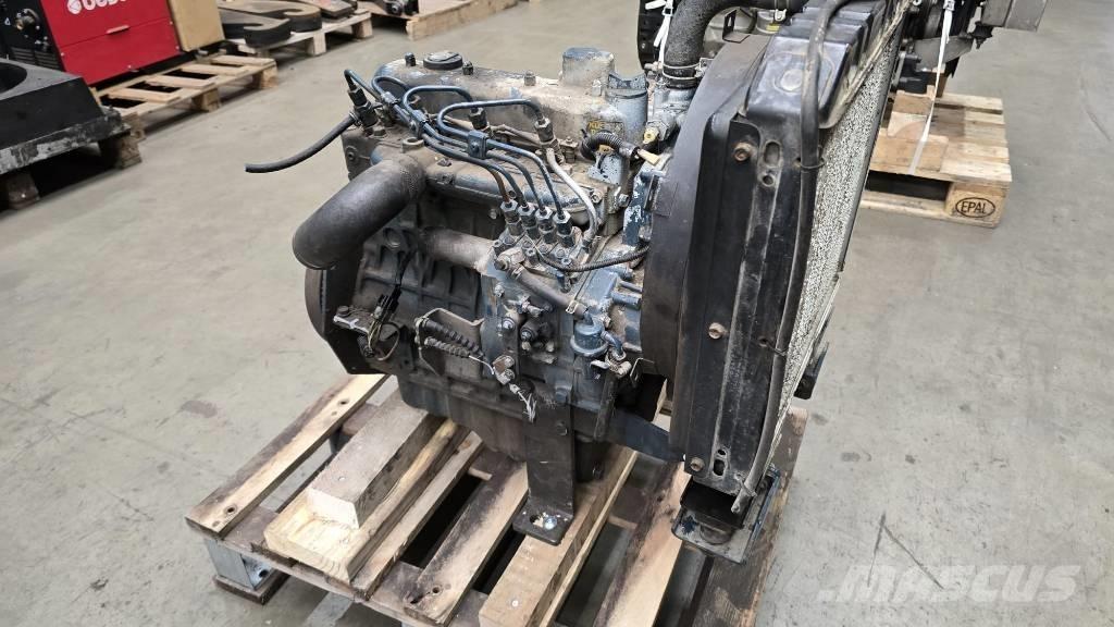 Kubota V1305-E Двигуни