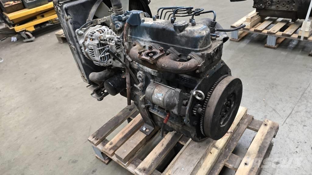 Kubota V1305-E Двигуни