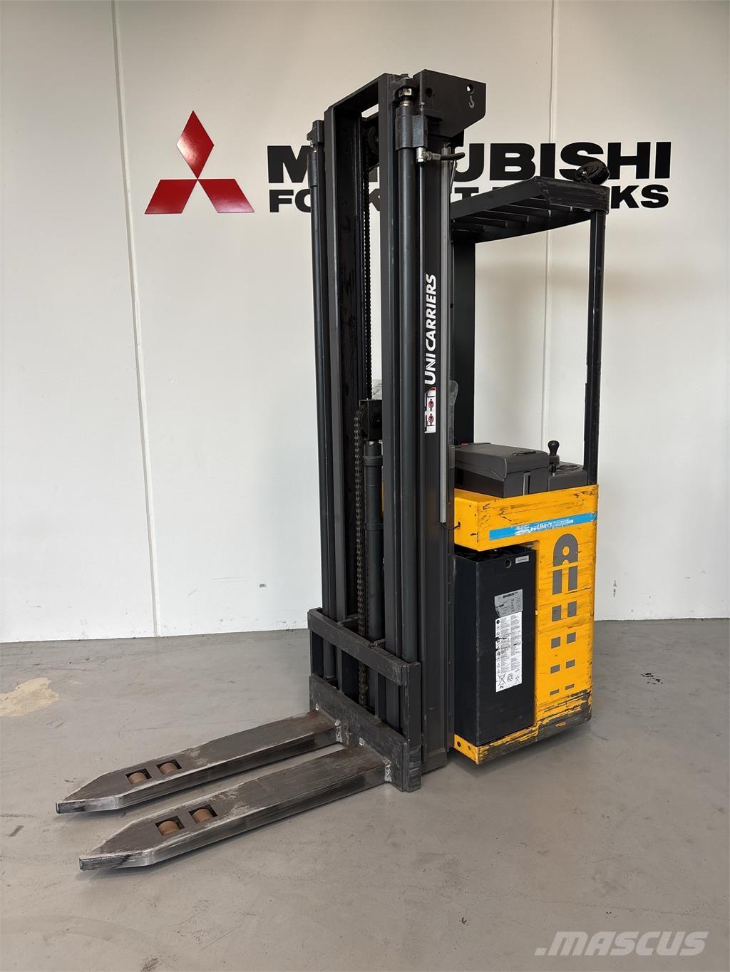 Atlet ASN200 Самохідні електроштабелери