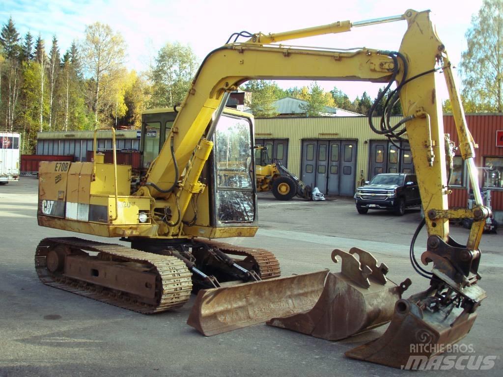 CAT E 70 B Середні екскаватори 7т. - 12т.