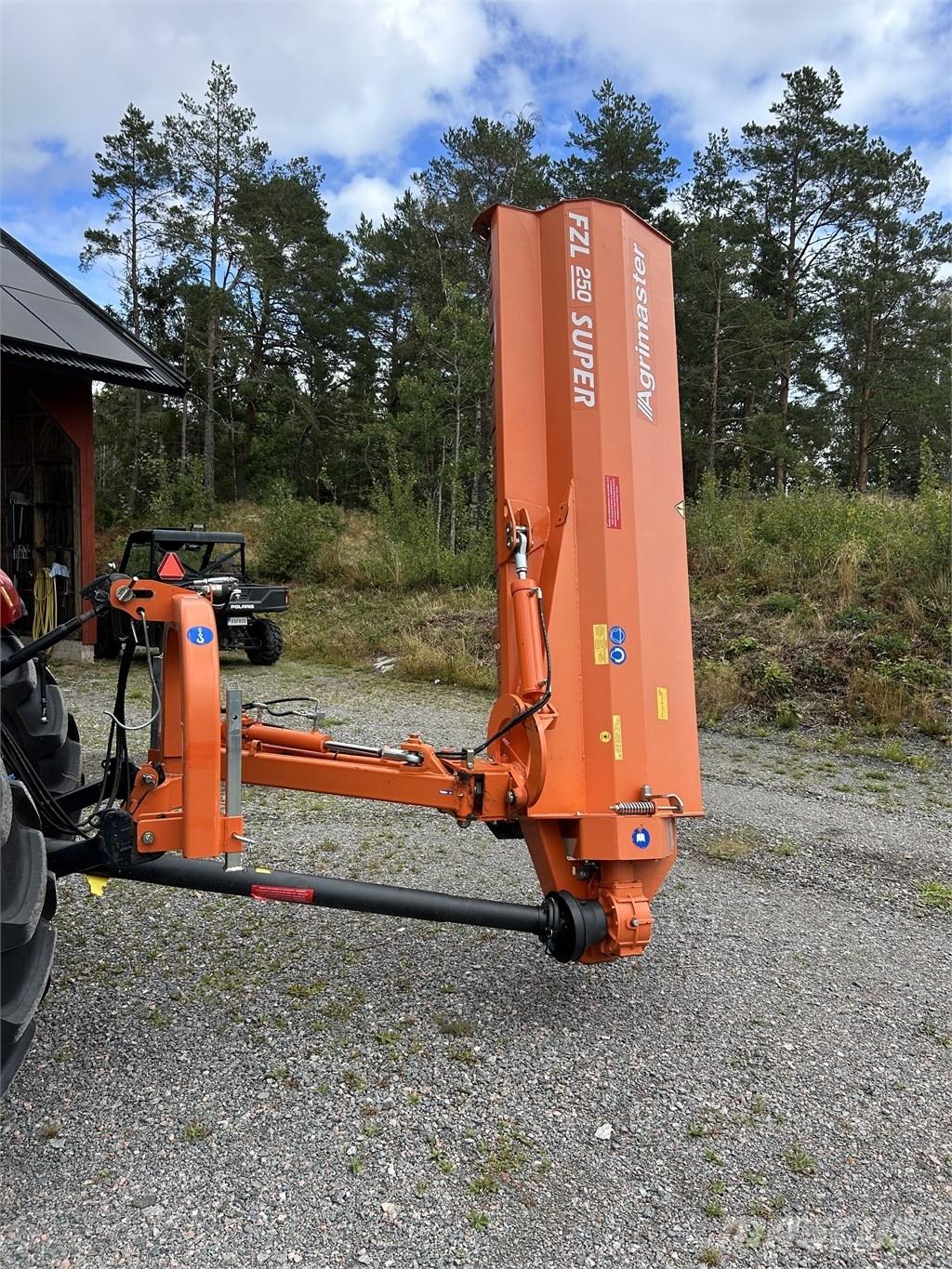 Agrimaster FZL250 Газонні і лукові косилки