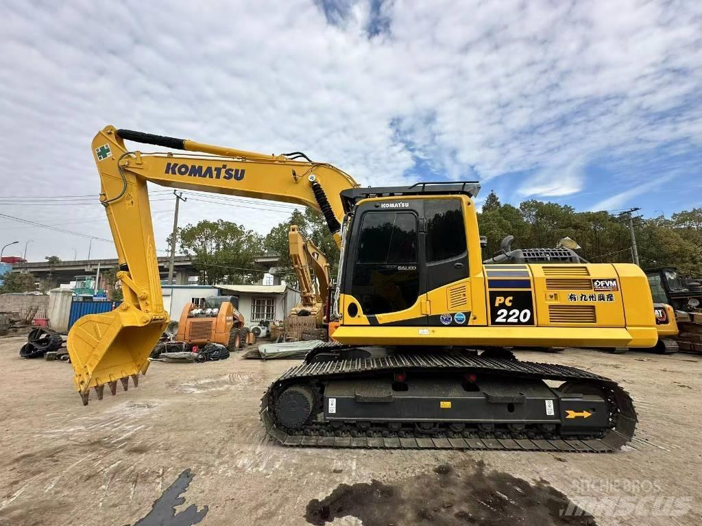 Komatsu pc220 Гусеничні екскаватори