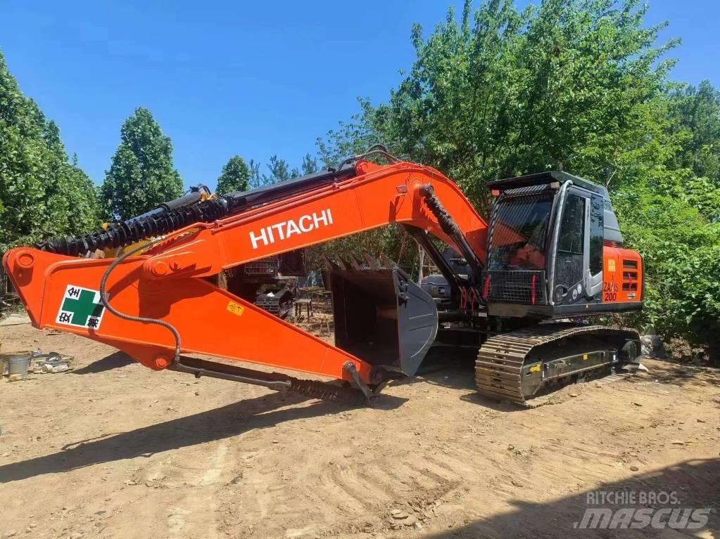 Hitachi ZX200 Гусеничні екскаватори