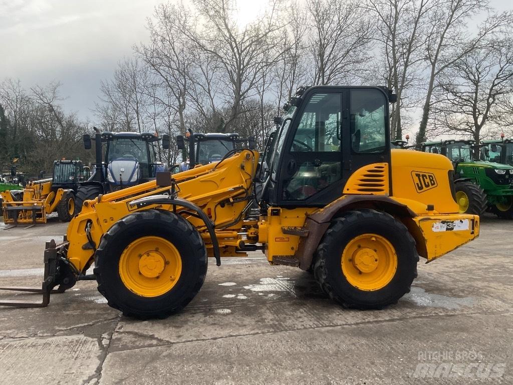 JCB TM 300 Телескопічні навантажувачі