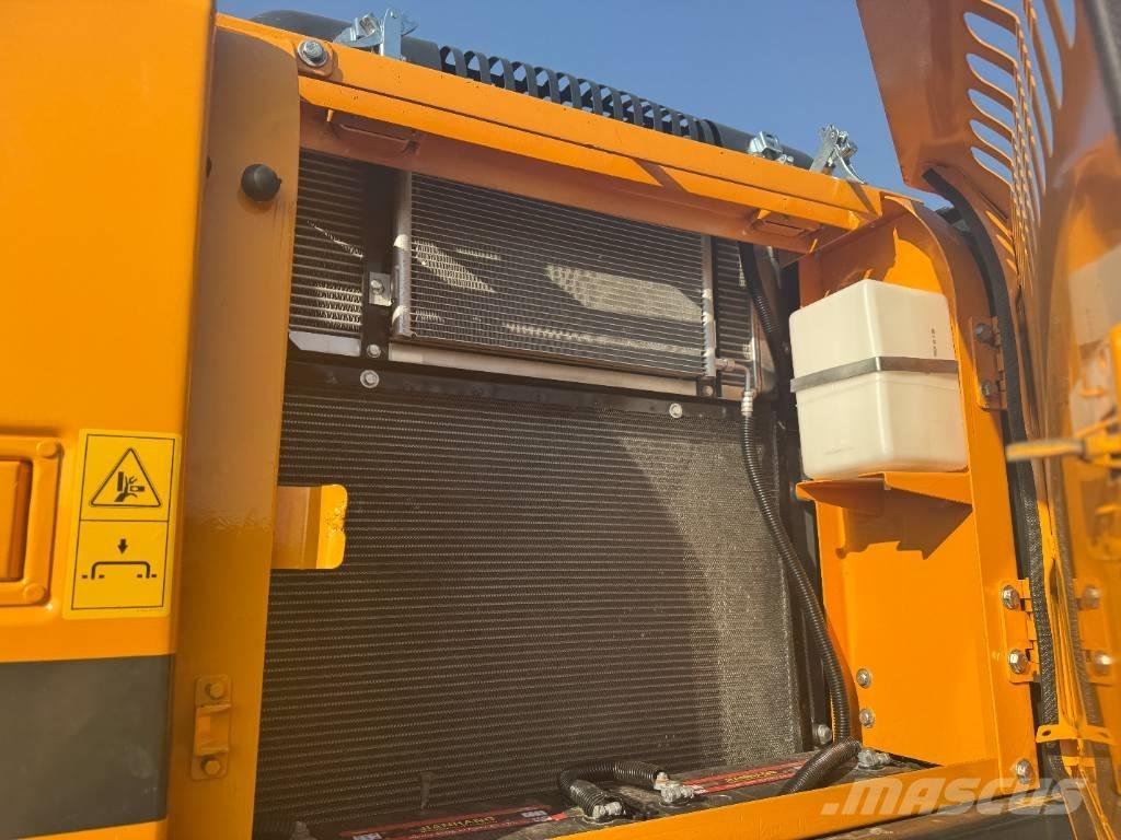 Hyundai HX 220 Гусеничні екскаватори