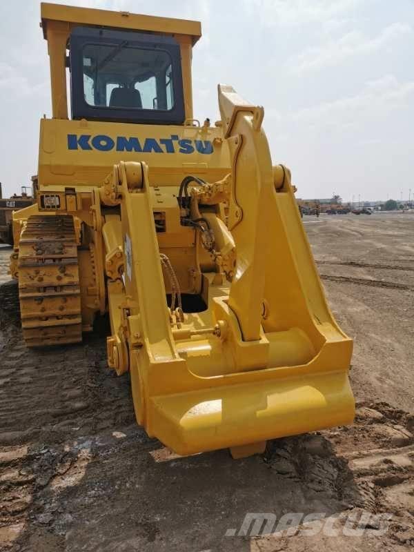 Komatsu D 375 a Гусеничні бульдозери