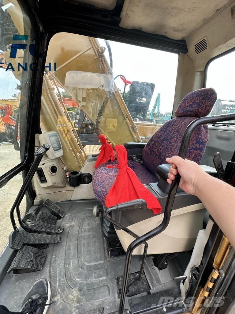 CAT 320 C L Гусеничні екскаватори