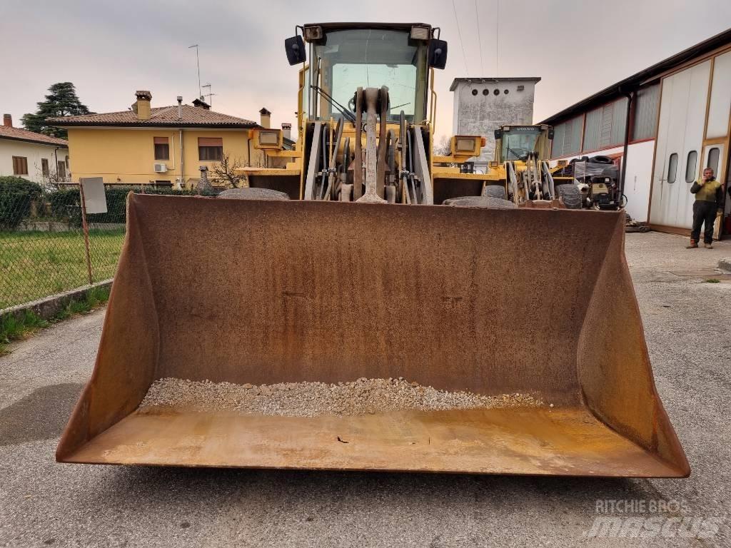 Volvo BM L120C Фронтальні навантажувачі