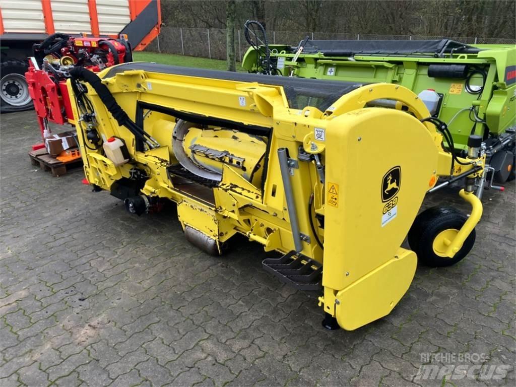 John Deere 8300i Фуражні комбайни