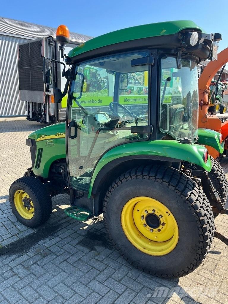 John Deere 3320 Трактори