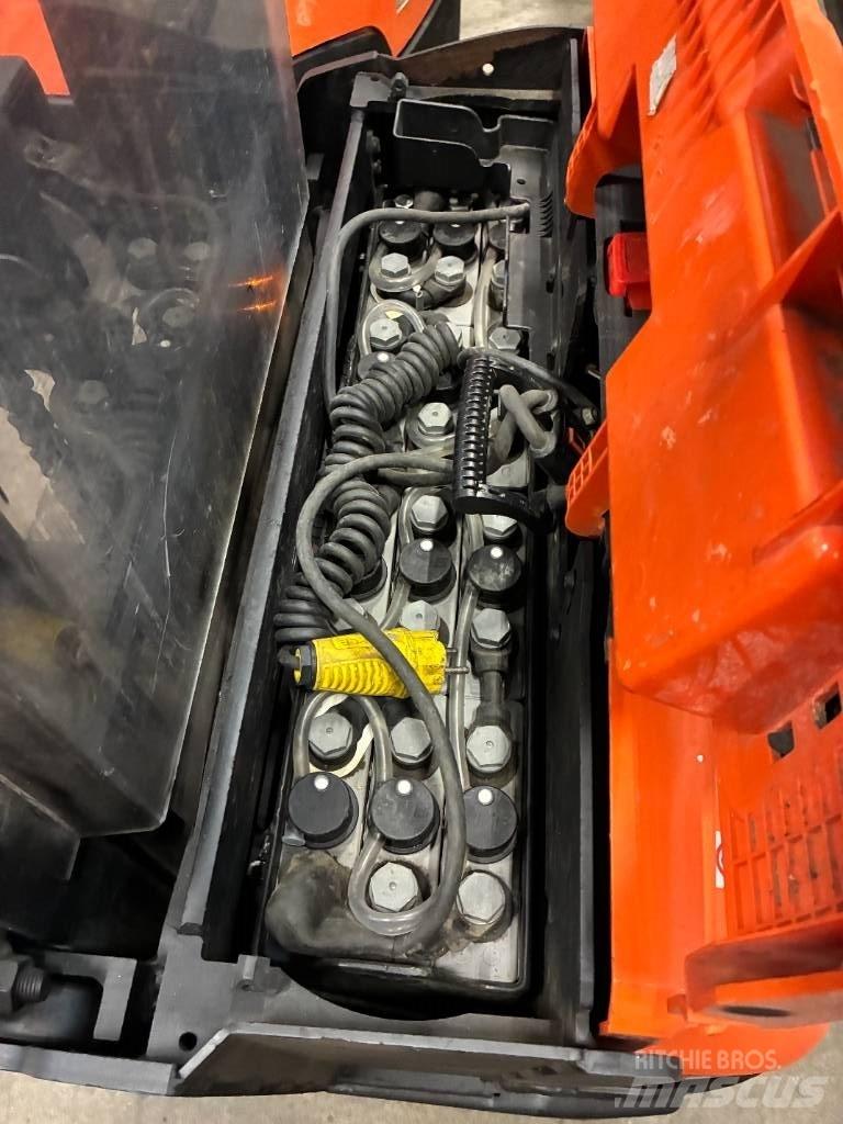 Toyota SWE120L Ручний візок
