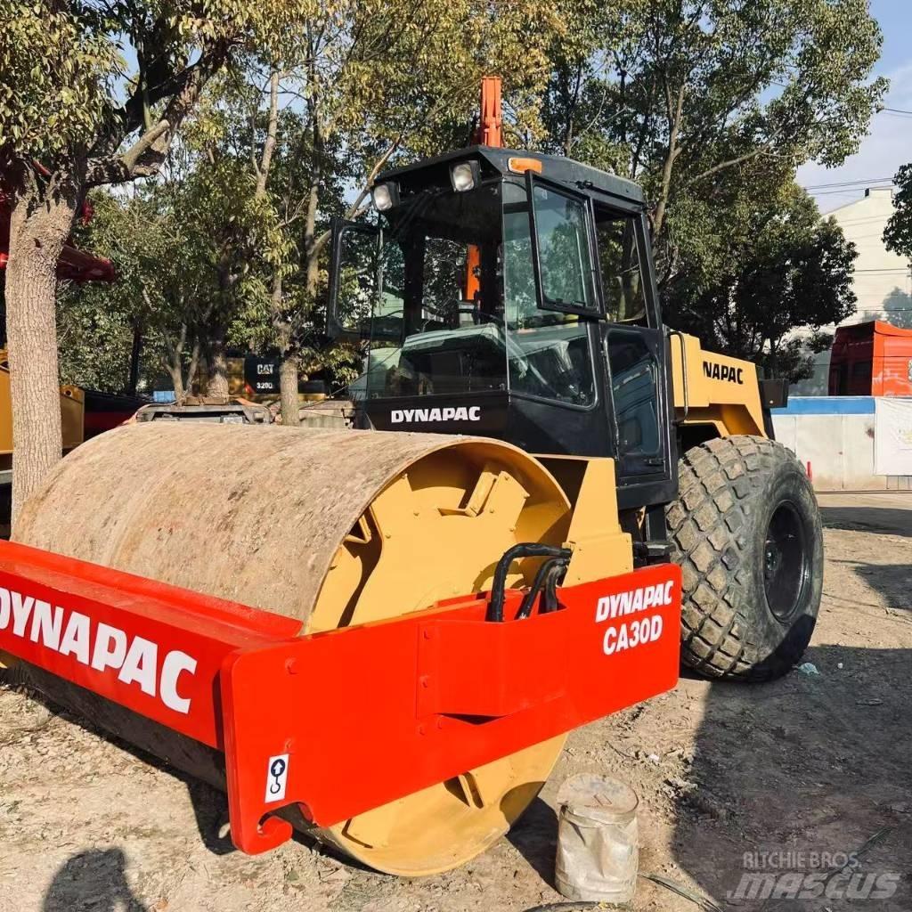 Dynapac CA 30 D Грунтові котки
