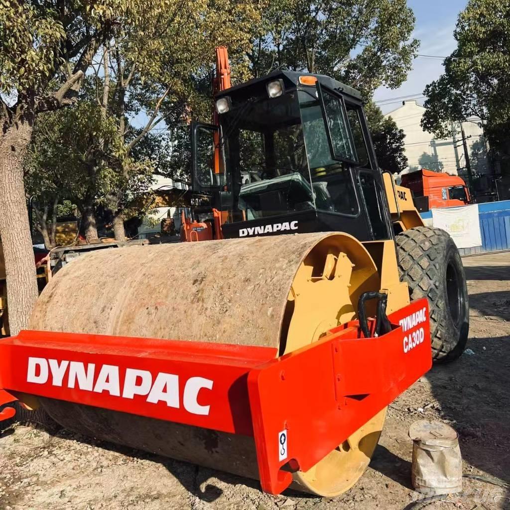 Dynapac CA 30 D Грунтові котки