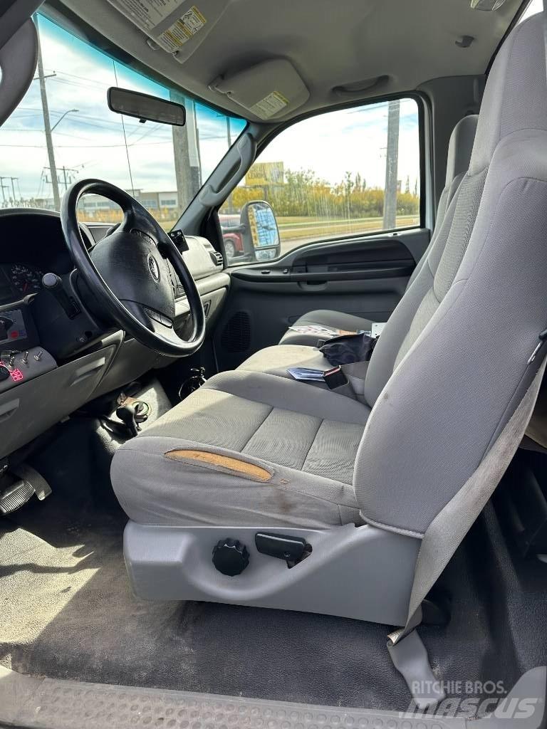 Ford F 550 XLT Вантажівки-платформи/бокове розвантаження