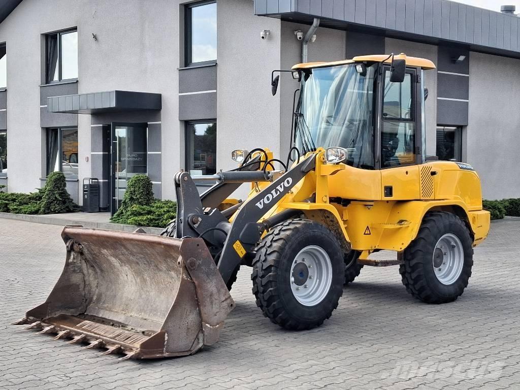 Volvo L 30 G Фронтальні навантажувачі