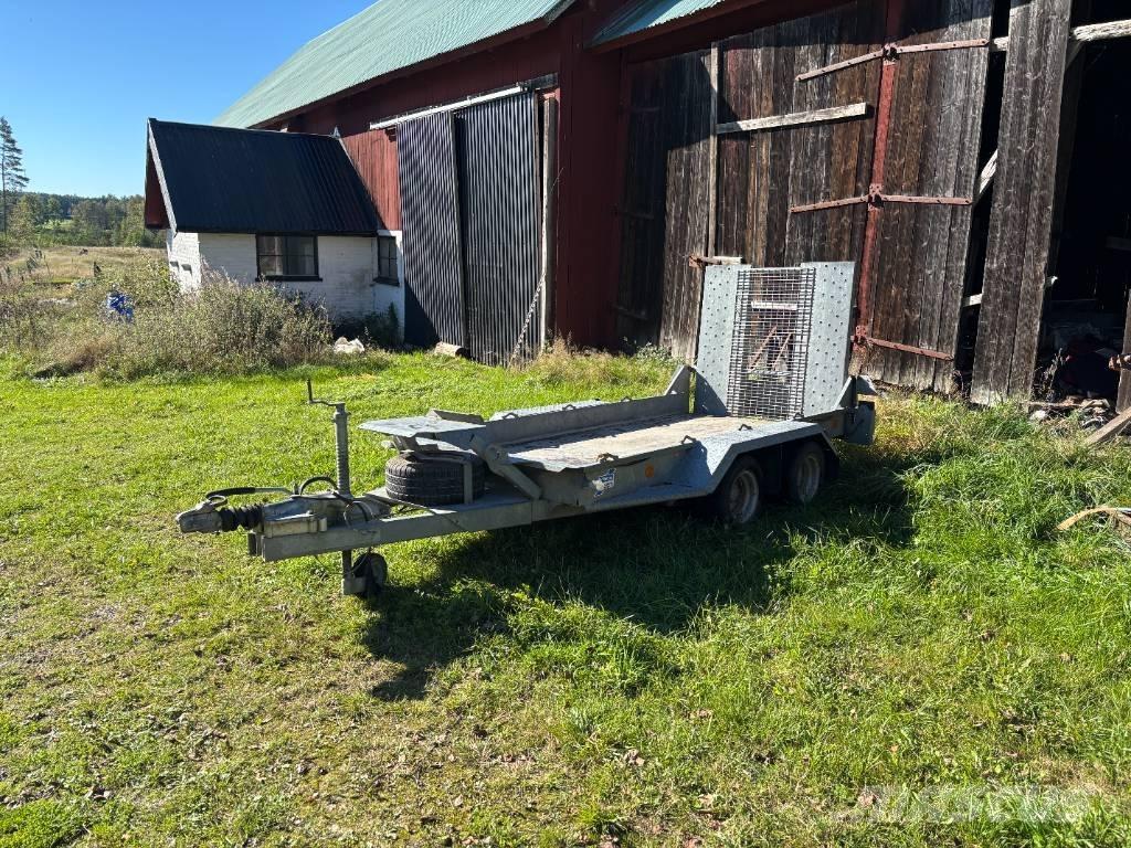 Ifor Williams 2 HB Низькорамні причепи