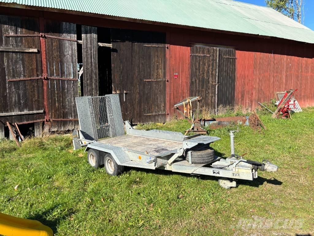 Ifor Williams 2 HB Низькорамні причепи