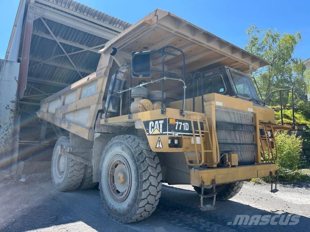 CAT 771D Кар`єрні самоскиди