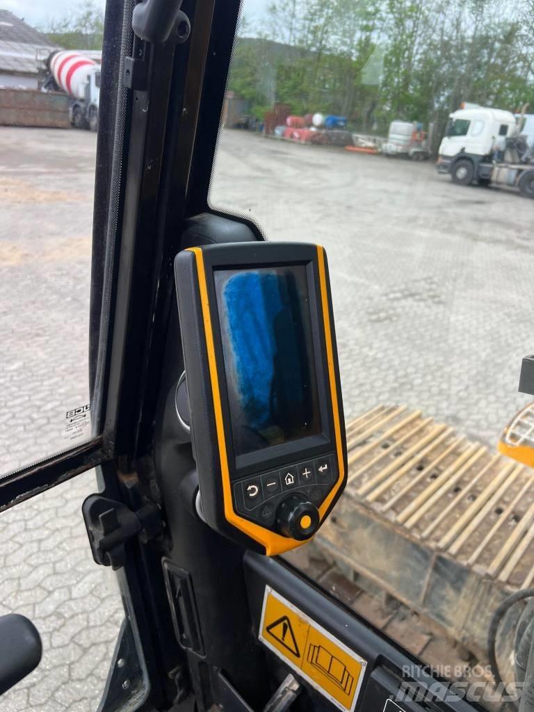 JCB JS 330 LC Гусеничні екскаватори