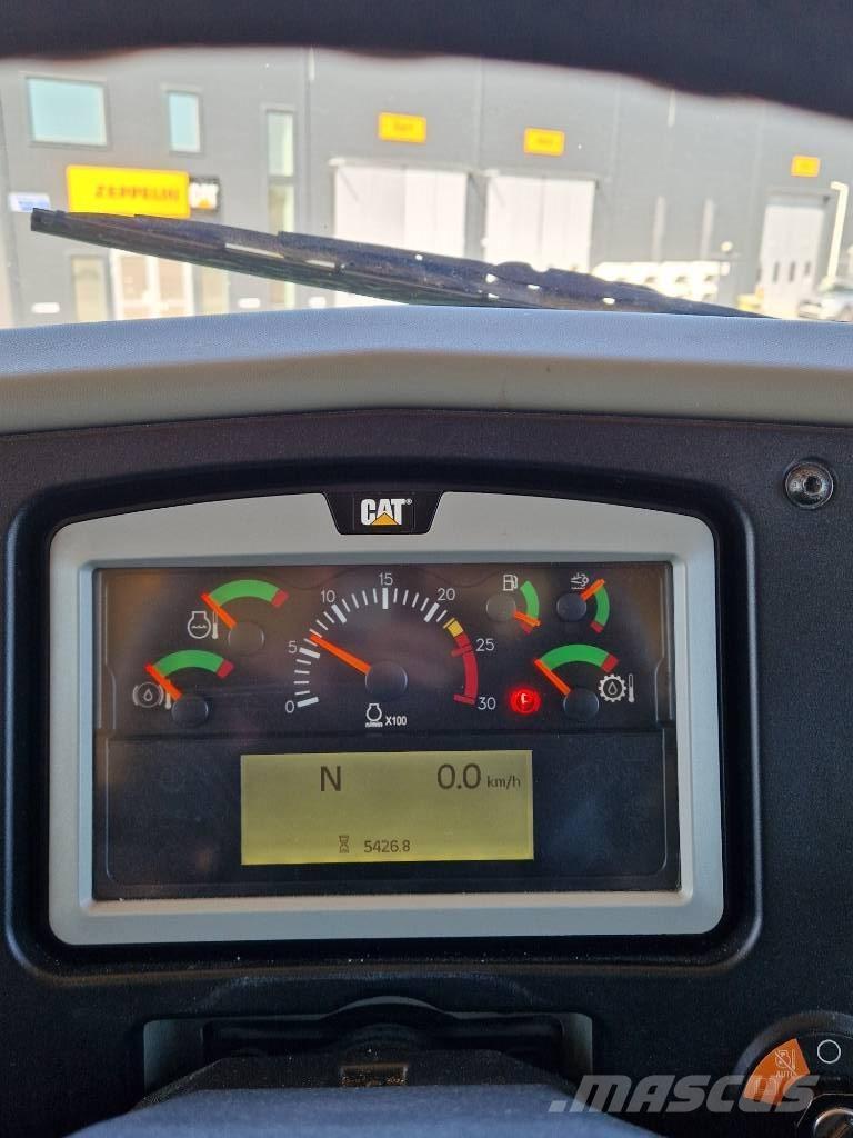 CAT 772G Кар`єрні самоскиди