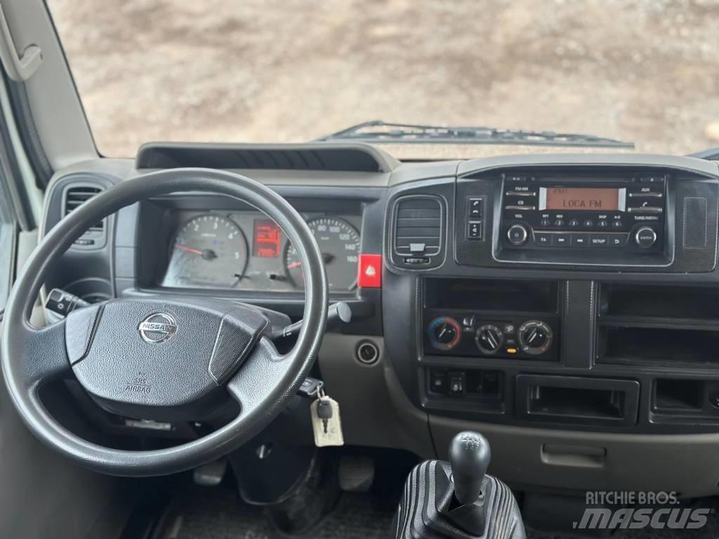 Nissan NT 400 Пікапи / Бічне розвантаження