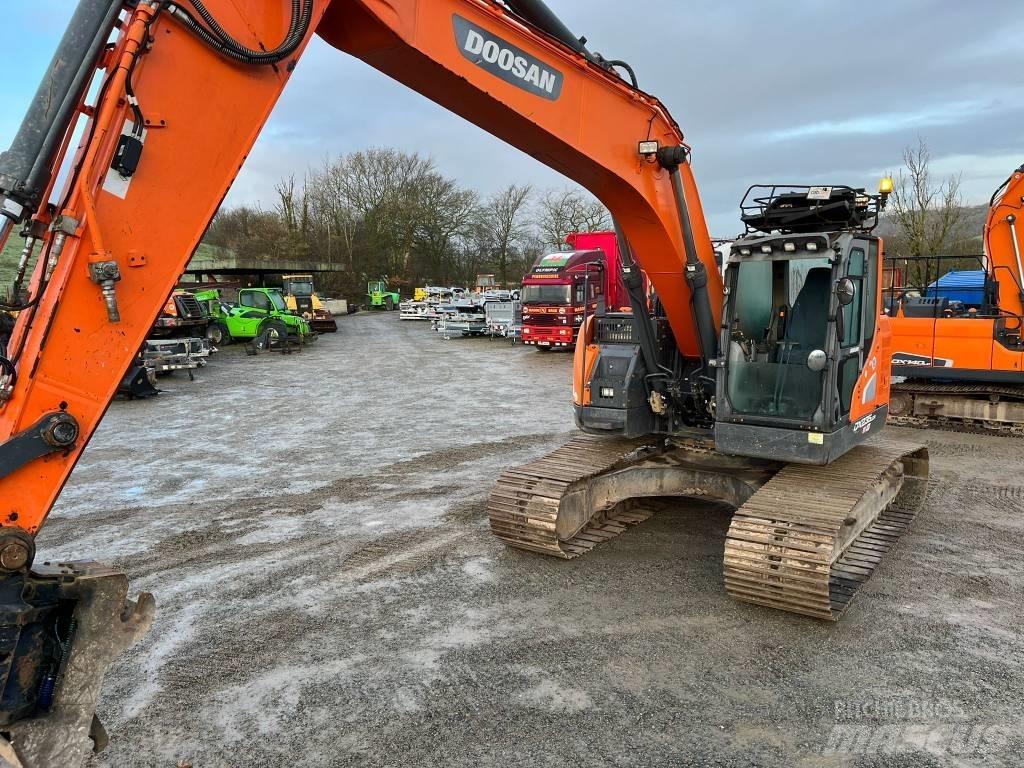 Doosan DX 235 Гусеничні екскаватори